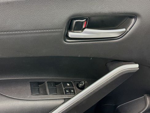 Used 2024 Toyota Corolla Cross XLE w/ Convenience Package image 15