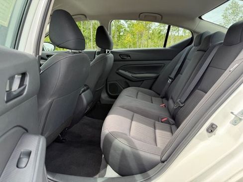 Used 2025 Nissan Altima 2.5 SV FWD image 13