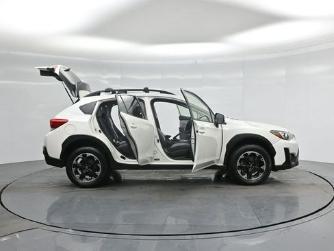 Used 2022 Subaru Crosstrek 2.0i Premium image 5
