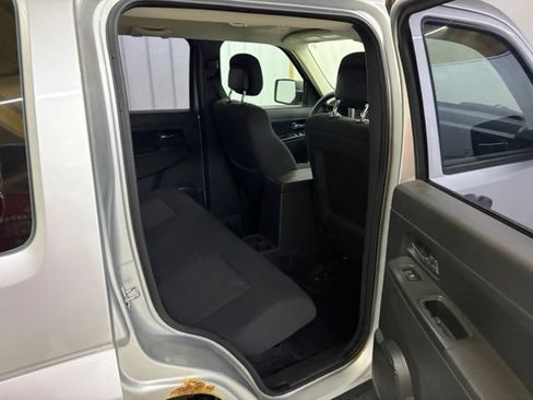 Used 2011 Jeep Liberty Sport AWD/4WD image 15
