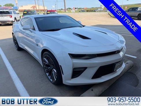 Used 2016 Chevrolet Camaro SS RWD image 3