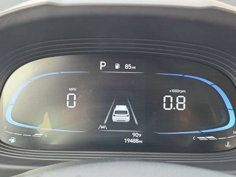 Used 2025 Hyundai Venue SEL FWD image 16