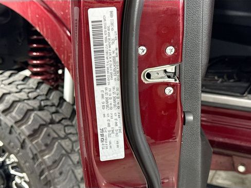 Used 2019 RAM 2500 Laramie w/ Night Edition image 32