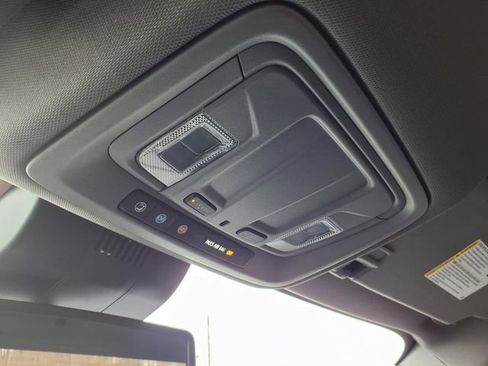 Used 2024 Chevrolet Silverado 2500 LT w/ Convenience Package image 14