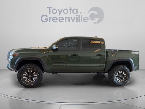 Used 2021 Toyota Tacoma TRD Off-Road w/ Technology Package AWD/4WD image 2