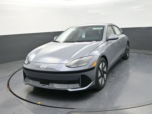 New 2025 Hyundai Ioniq 6 SE RWD image 4