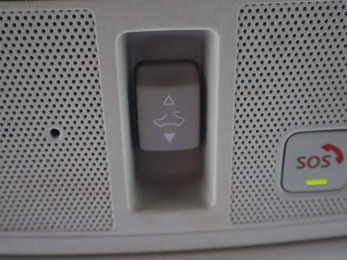 Used 2024 Nissan Armada SL w/ Captain's Chairs Package image 28