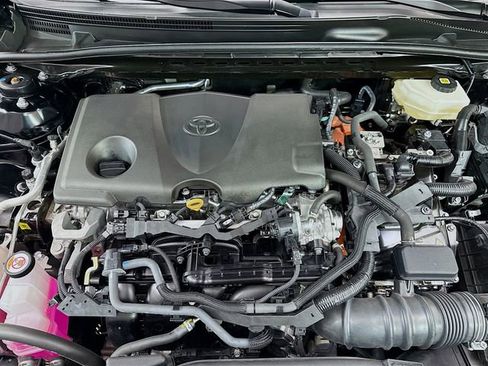 Used 2025 Toyota Camry SE image 29