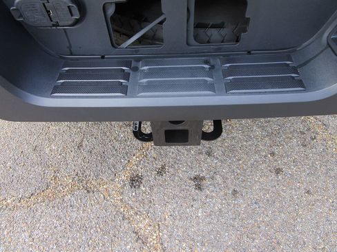 Used 2024 Toyota Tacoma SR5 image 9