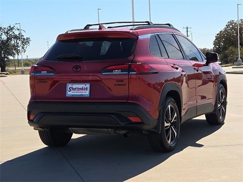 Used 2024 Toyota Corolla Cross XSE image 8