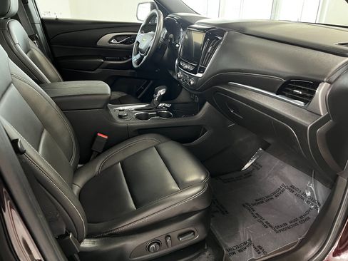 Used 2023 Chevrolet Traverse LT AWD/4WD image 30