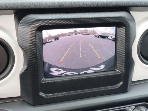 Used 2021 Jeep Wrangler Sport image 14