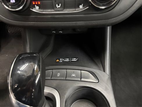 Used 2025 Buick Envista Preferred w/ Convenience I Package image 37