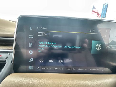 Used 2023 Chevrolet Suburban Premier RWD image 13