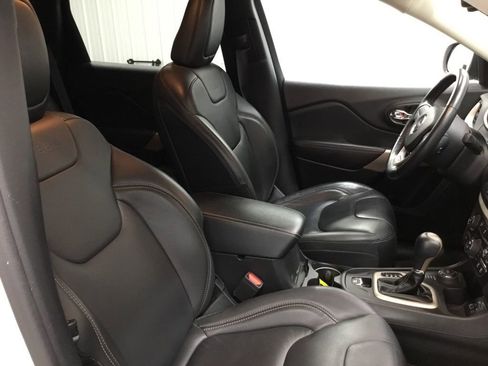 Used 2018 Jeep Cherokee Limited w/ High Altitude Package image 44