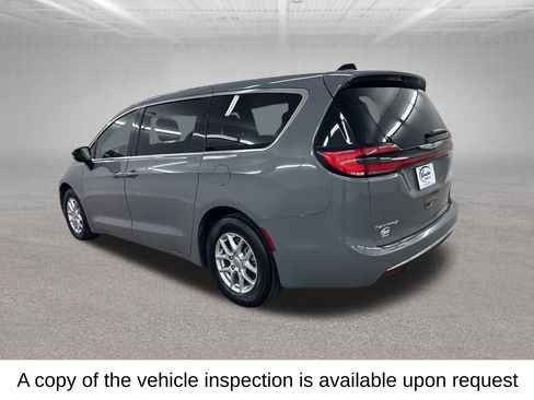 Used 2025 Chrysler Pacifica Select FWD image 10