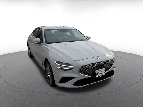 Used 2025 Genesis G70 2.5T image 3