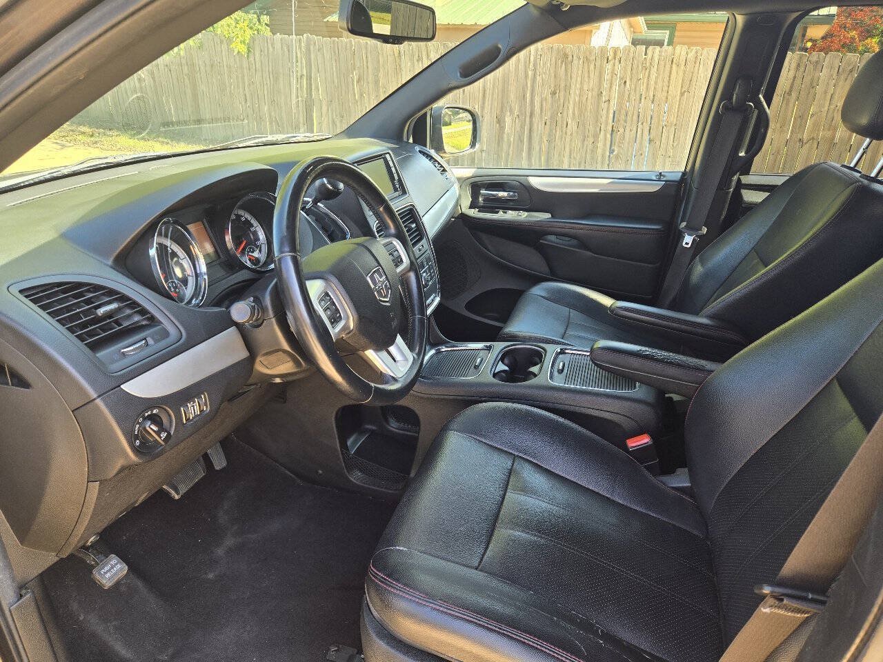 Used 2017 Dodge Grand Caravan GT FWD image 9