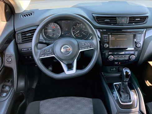Used 2020 Nissan Rogue Sport SV FWD image 6