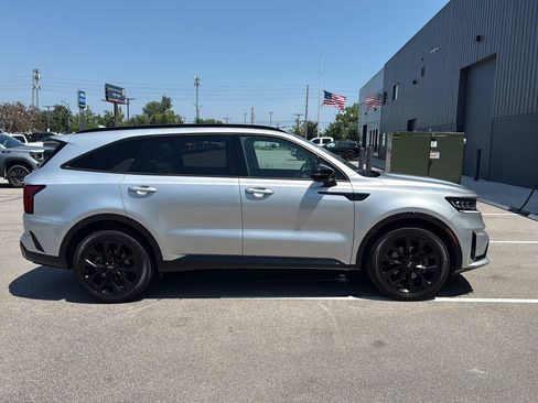 Used 2021 Kia Sorento SX FWD image 2