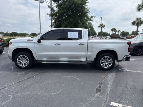 Used 2022 Chevrolet Silverado 1500 LTZ AWD/4WD image 7