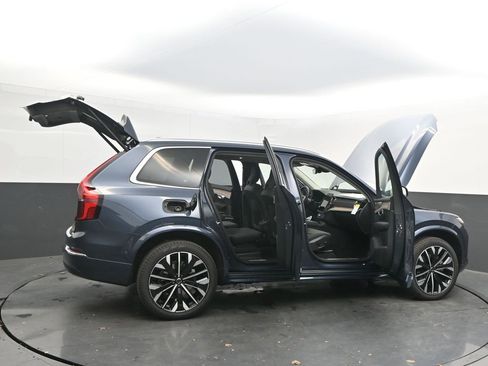 New 2026 Volvo XC90 B6 Plus image 39