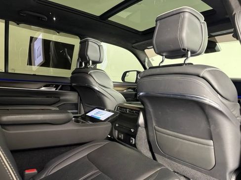 Used 2023 Jeep Grand Wagoneer Series II AWD/4WD image 29