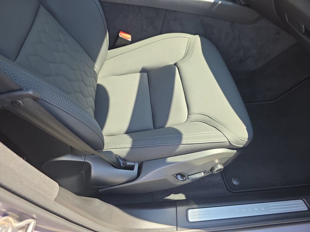 Certified 2026 Volvo XC60 B5 Plus w/ Protection Package Premier AWD/4WD image 12