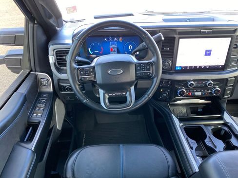 Used 2025 Ford F250 Platinum image 15