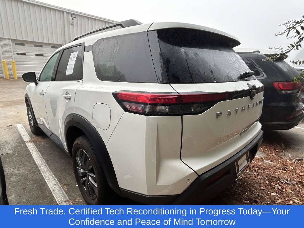 Used 2025 Nissan Pathfinder SV AWD/4WD image 5