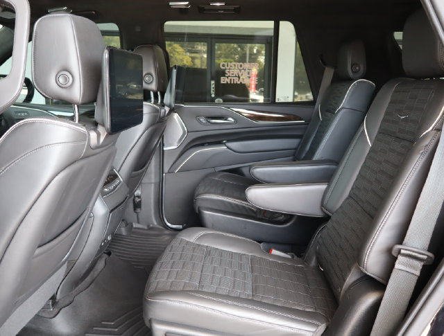 Used 2022 Cadillac Escalade Sport Platinum AWD/4WD image 39