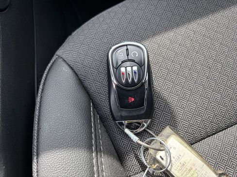Used 2025 Buick Encore GX Preferred FWD image 23