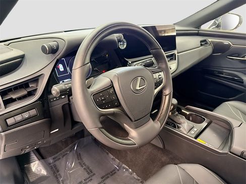 Used 2024 Lexus ES 300h w/ Accessory Package (Z2) image 9
