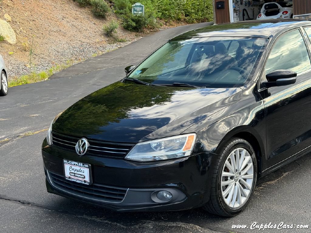 Used 2012 Volkswagen Jetta SEL FWD image 25