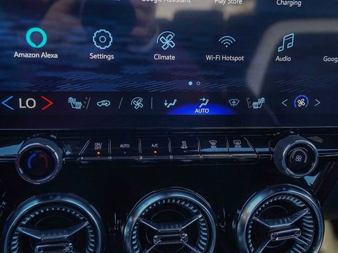 Used 2024 Chevrolet Blazer EV LT image 19