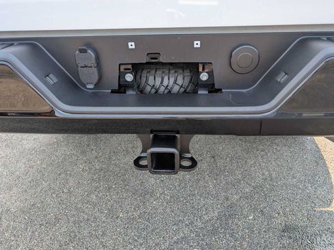 Used 2025 Chevrolet Silverado 2500 Custom w/ Custom Convenience Package AWD/4WD image 40