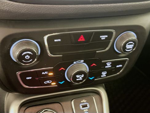 Used 2018 Jeep Compass Latitude w/ Popular Equipment Group AWD/4WD image 23