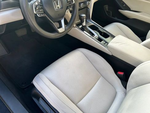 Used 2018 Honda Accord LX image 10