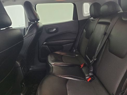Used 2020 Jeep Compass Latitude w/ Popular Equipment Group FWD image 18