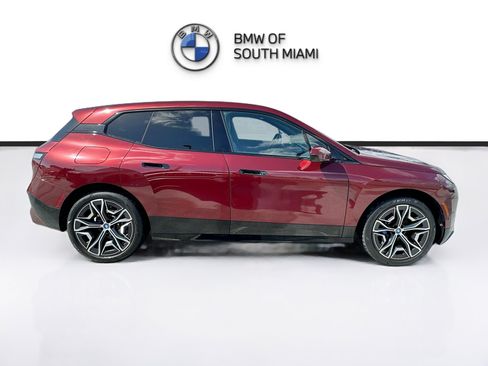 Used 2024 BMW iX xDrive50 w/ Sport Package AWD/4WD image 8