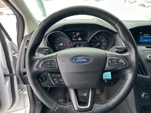 Used 2016 Ford Focus SE w/ SE Sport Package image 14