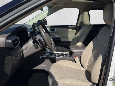 Used 2020 Ford Explorer Platinum w/ Premium Technology Package AWD/4WD image 10