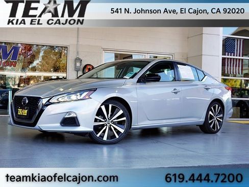 Used 2021 Nissan Altima 2.5 SR image 2