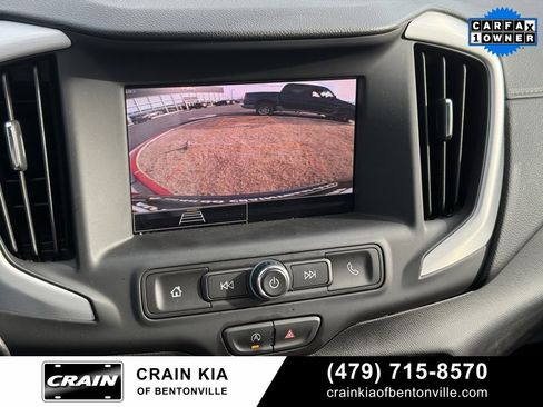Used 2024 GMC Terrain SLE w/ Driver Convenience Package image 17