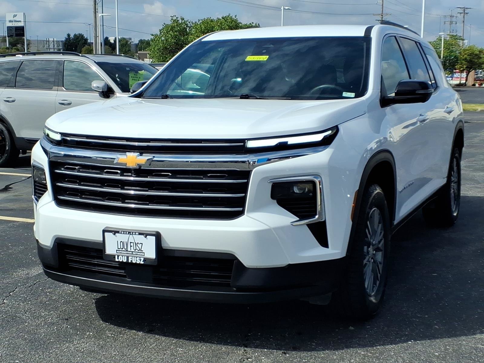 Used 2024 Chevrolet Traverse LT w/ LPO, Floor Liner Package FWD image 2