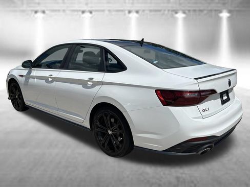 Certified 2022 Volkswagen Jetta GLI Autobahn w/ GLI Black Package FWD image 4