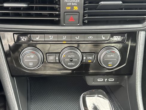 Used 2024 Volkswagen Jetta SE image 20