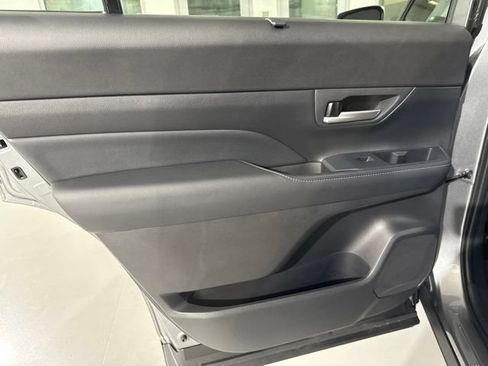 Used 2025 Toyota Grand Highlander AWD Hybrid image 17