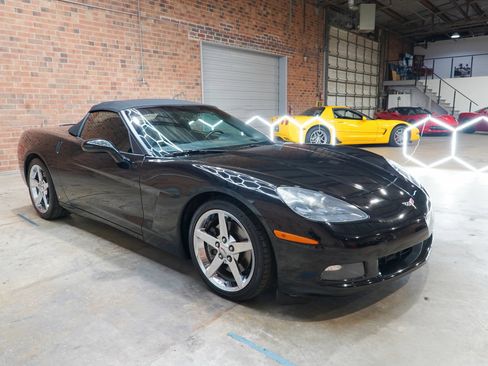 Used 2008 Chevrolet Corvette Convertible w/ Preferred Equipment Group RWD image 3