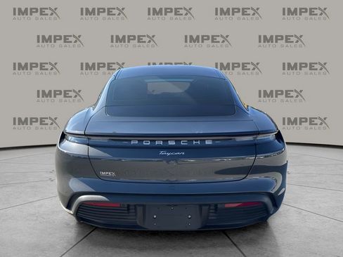 Used 2022 Porsche Taycan image 4